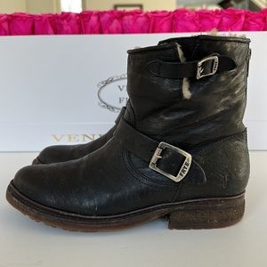 Women’s Frye Valerie 6 Black Antique Soft Vintage Shearling Motorcycle B…